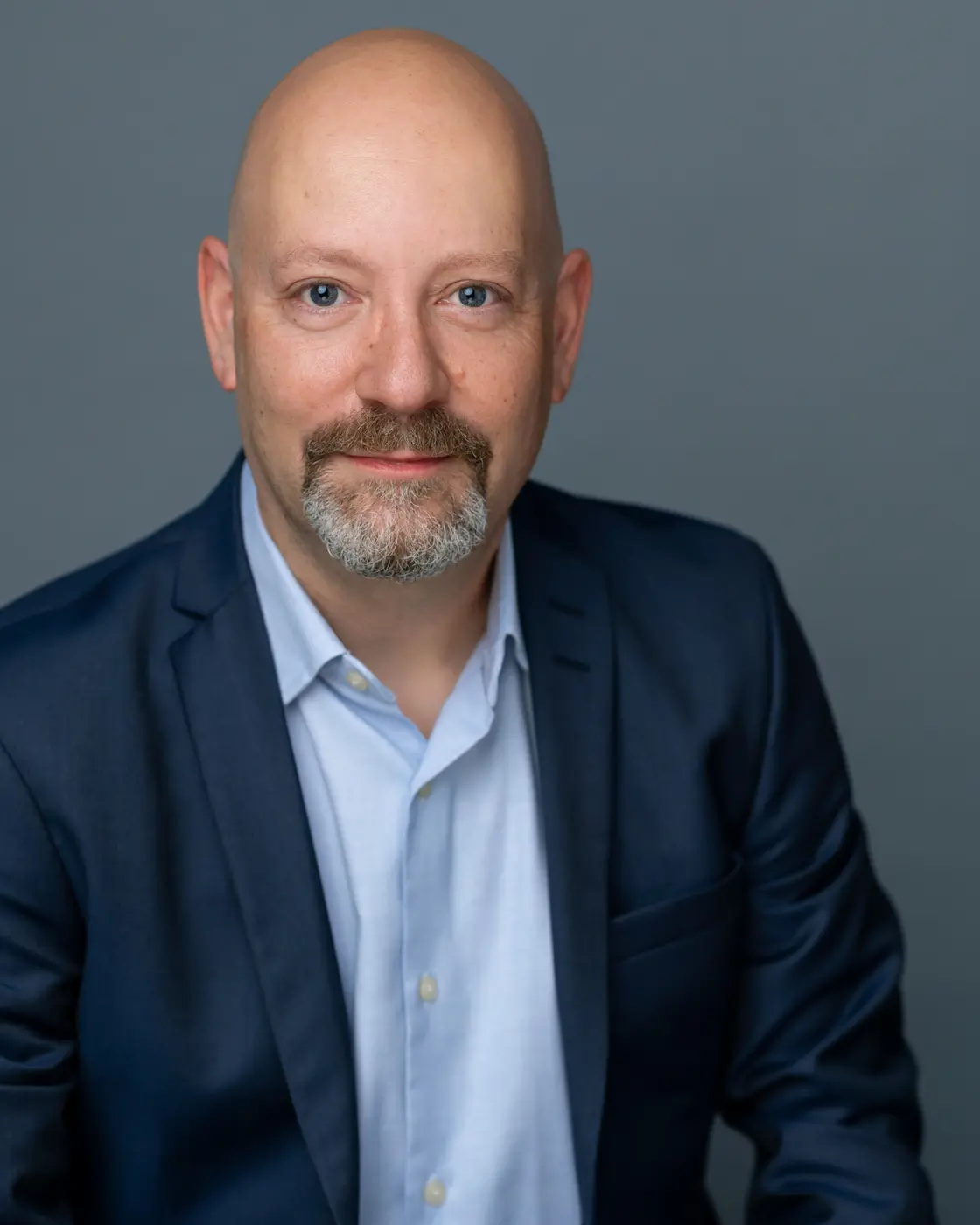 Professional portrait of pianist Paul J. Garay